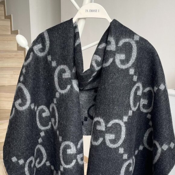 Gucci Black and Gray Patterned Scarf - Picture 3 of 5